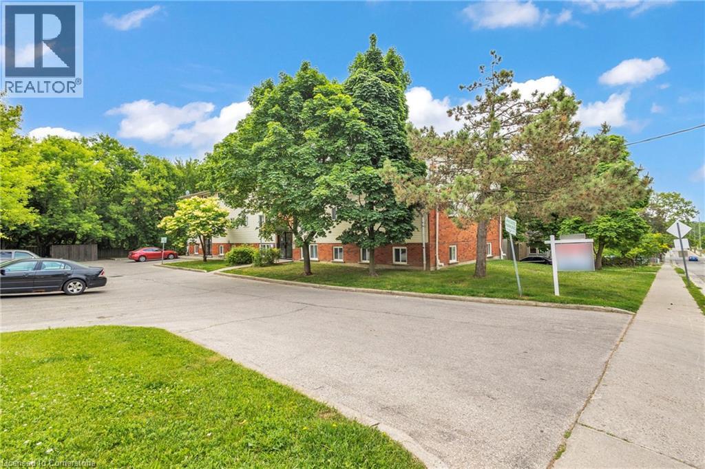 Photo 9 of 119 Cedar Street S Unit 7, Kitchener ON