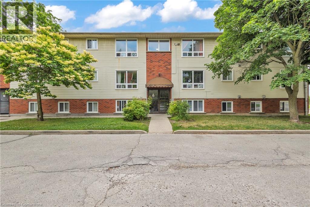 Photo 17 of 119 Cedar Street S Unit 7, Kitchener ON