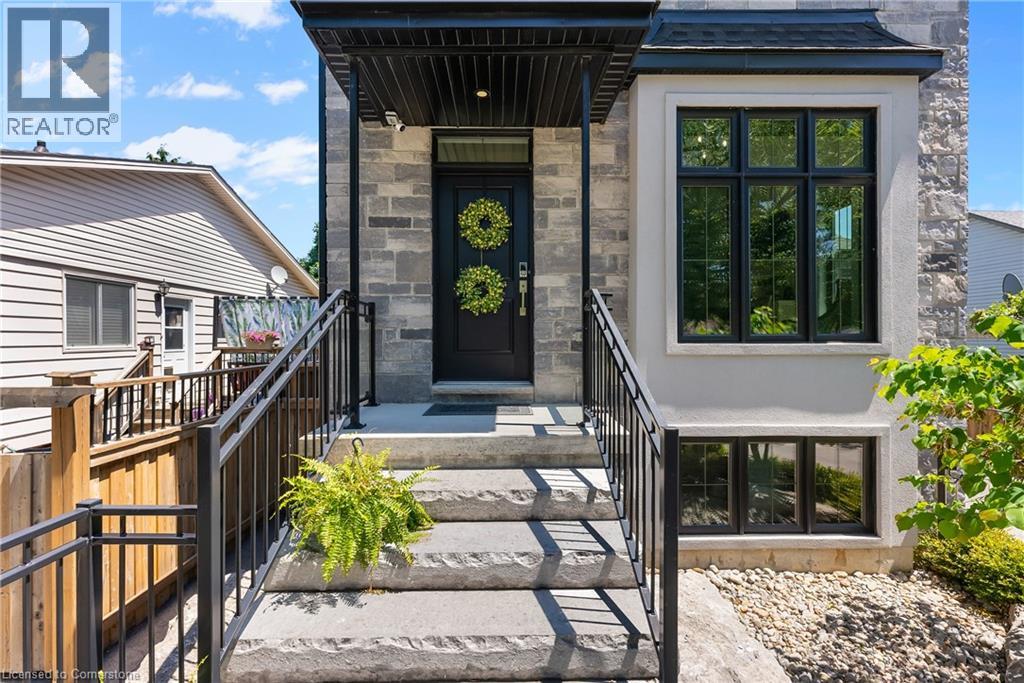 Photo 2 of 8 Stanmary Drive, St Catharines ON