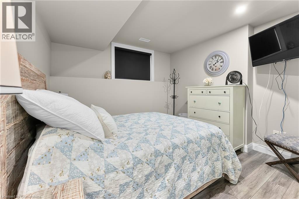 Photo 10 of 8 Stanmary Drive, St Catharines ON