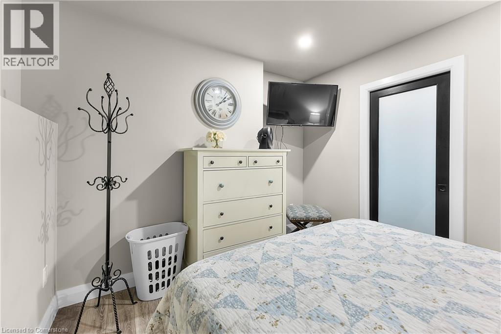 Photo 31 of 8 Stanmary Drive, St Catharines ON