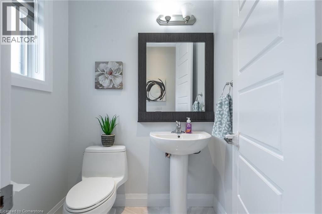 Photo 17 of 920 River Ridge Court, Kitchener ON