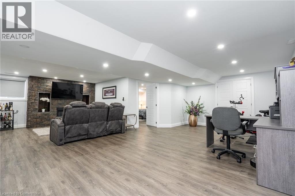 Photo 33 of 920 River Ridge Court, Kitchener ON