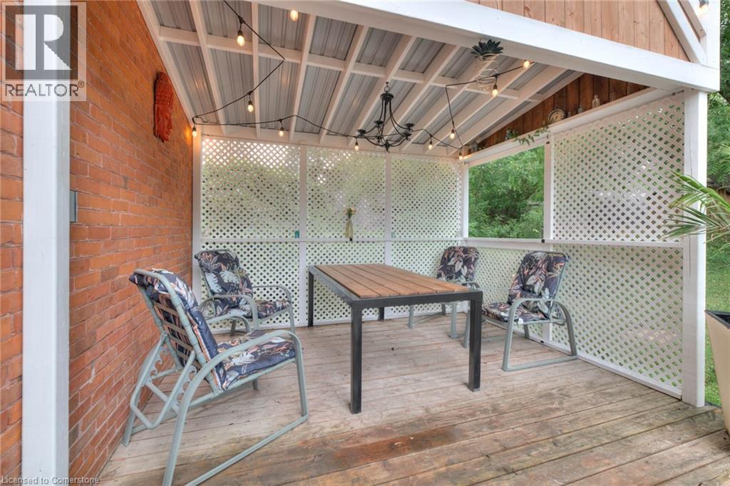 Photo 39 of 2027 Victoria Street, Howick ON