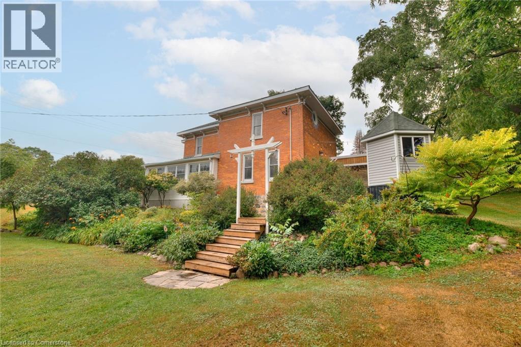 Photo 11 of 2027 Victoria Street, Howick ON