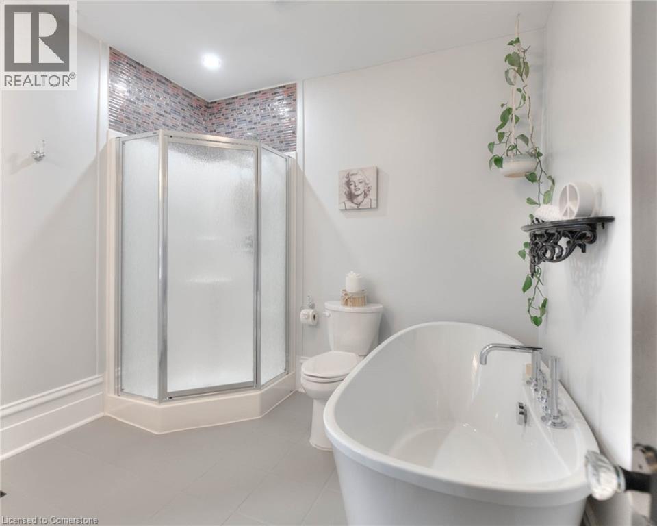 Photo 23 of 2027 Victoria Street, Howick ON