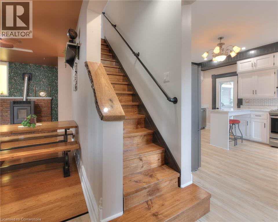 Photo 6 of 2027 Victoria Street, Howick ON
