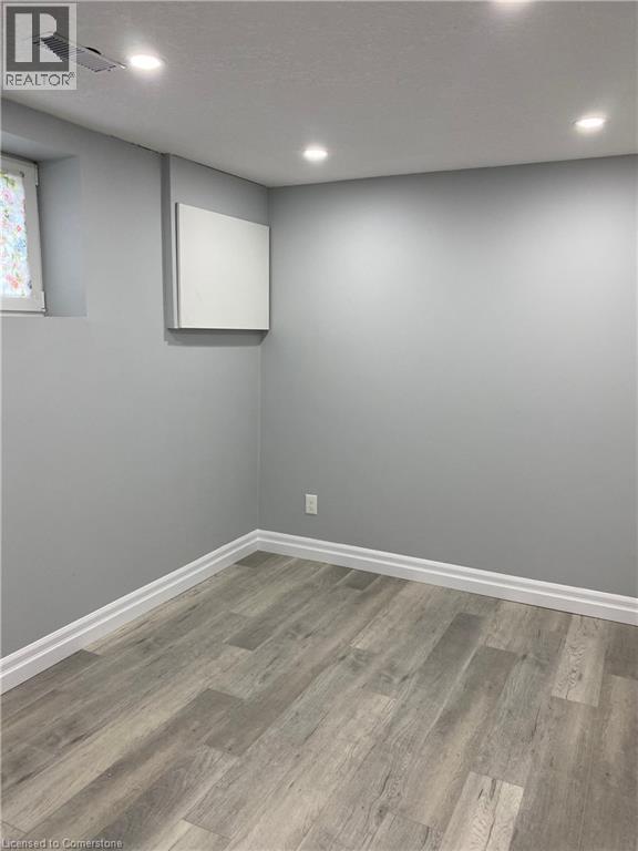 Photo 3 of 458 Village Crescent Unit Lower, Kitchener ON