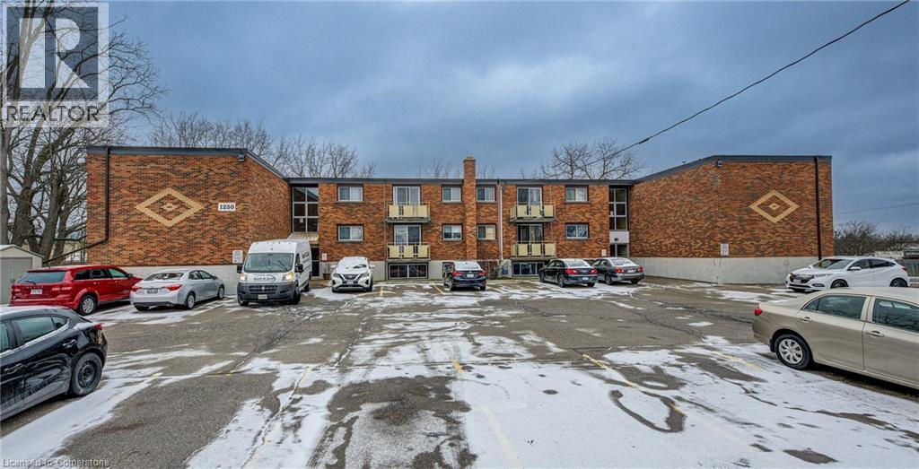 Photo 8 of 1250 Duke Street Unit 13, Cambridge ON