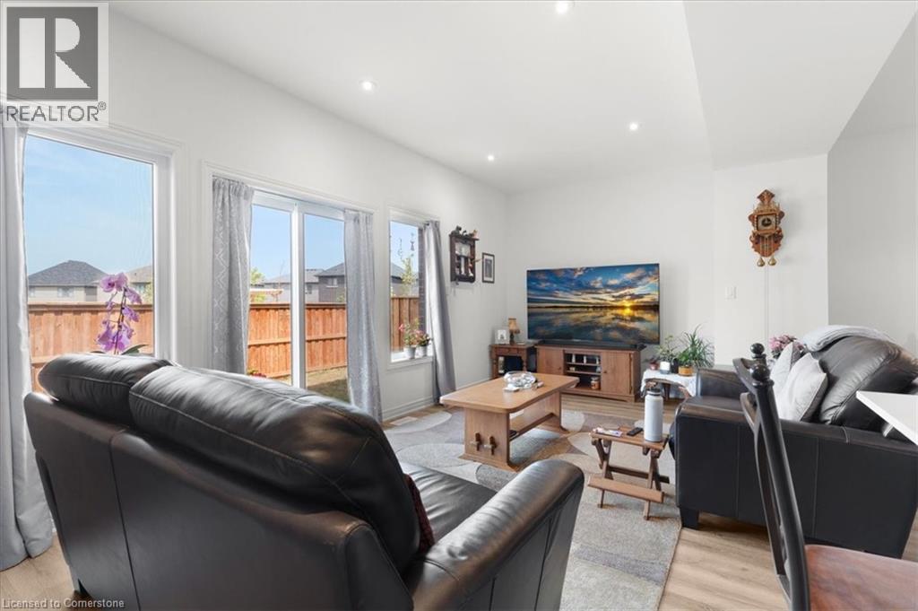 Photo 29 of 448 Blackburn Drive Unit 13, Brantford ON