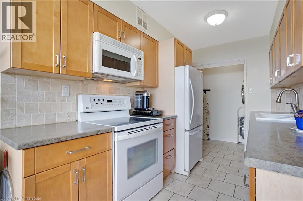 Photo 15 of 81 Church Street Unit 1104, Kitchener ON