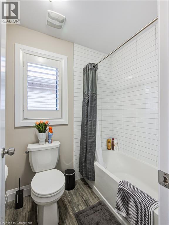 Photo 43 of 32 Arlington Parkway, Paris ON