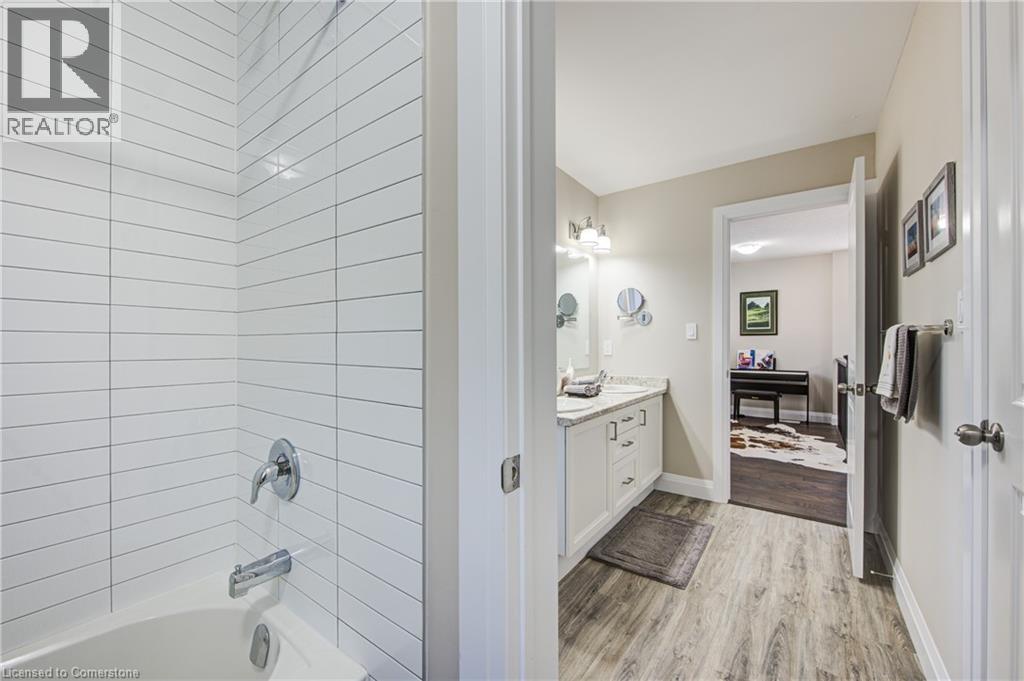 Photo 32 of 32 Arlington Parkway, Paris ON