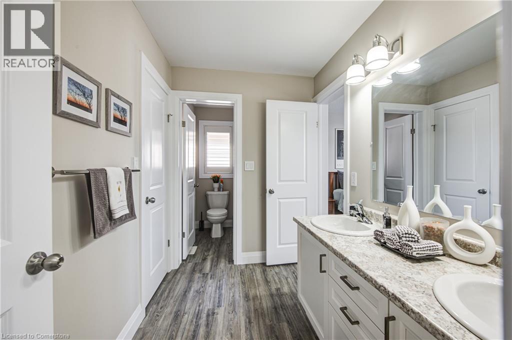 Photo 19 of 32 Arlington Parkway, Paris ON