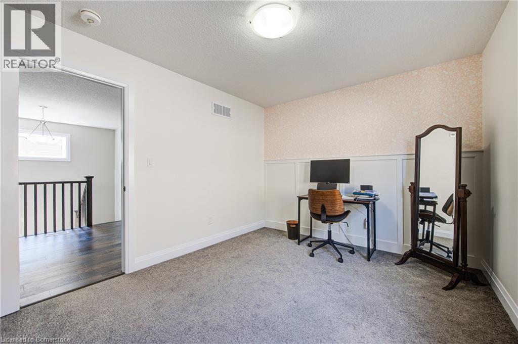 Photo 20 of 32 Arlington Parkway, Paris ON