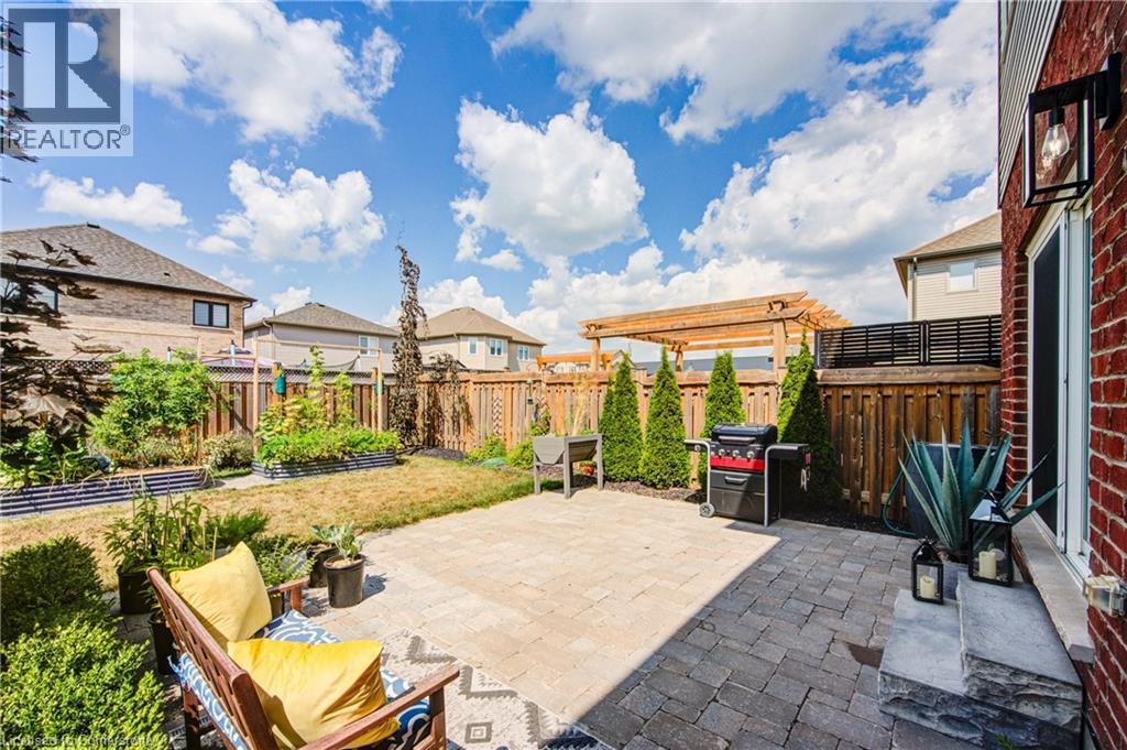 Photo 3 of 32 Arlington Parkway, Paris ON