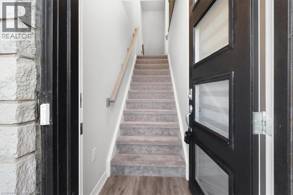 Photo 25 of 314 Equestrian Way Unit 2, Cambridge ON