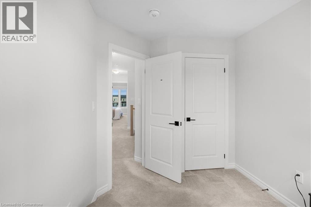 Photo 11 of 314 Equestrian Way Unit 2, Cambridge ON