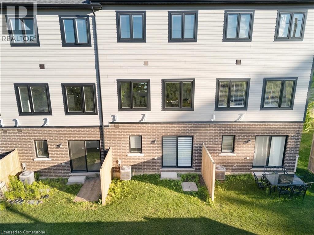Photo 23 of 314 Equestrian Way Unit 2, Cambridge ON