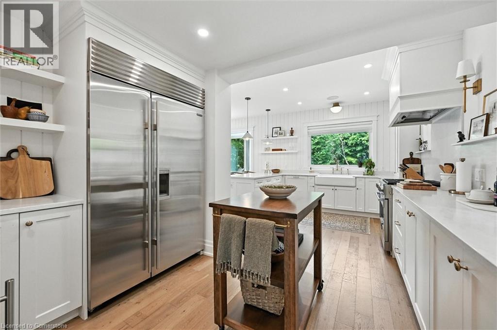 Photo 7 of 112 Chedoke Avenue, Hamilton ON