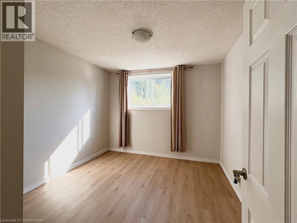 Photo 12 of 61 Norfolk Avenue Unit 1, Cambridge ON