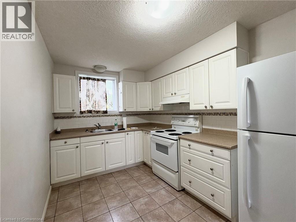 Photo 1 of 61 Norfolk Avenue Unit 1, Cambridge ON