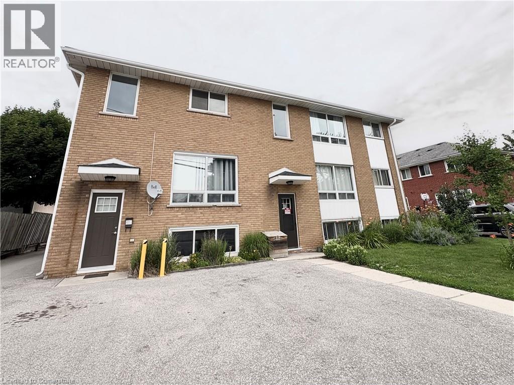Photo 14 of 61 Norfolk Avenue Unit 1, Cambridge ON