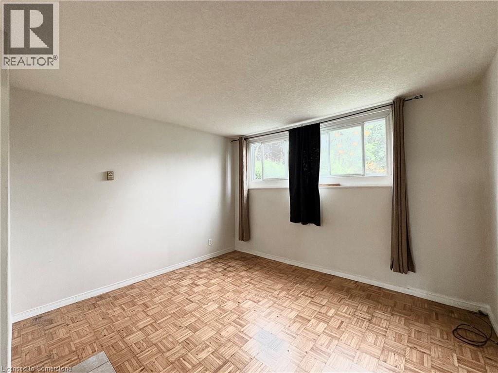 Photo 6 of 61 Norfolk Avenue Unit 1, Cambridge ON