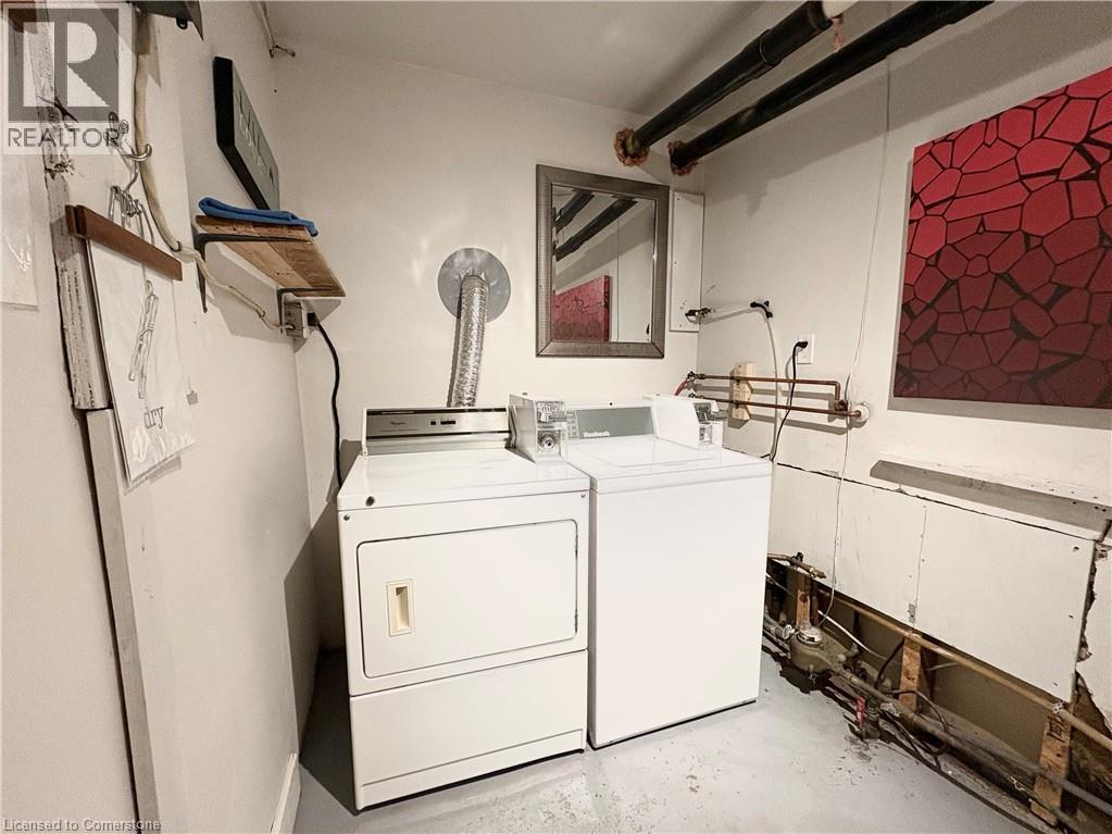 Photo 3 of 61 Norfolk Avenue Unit 1, Cambridge ON