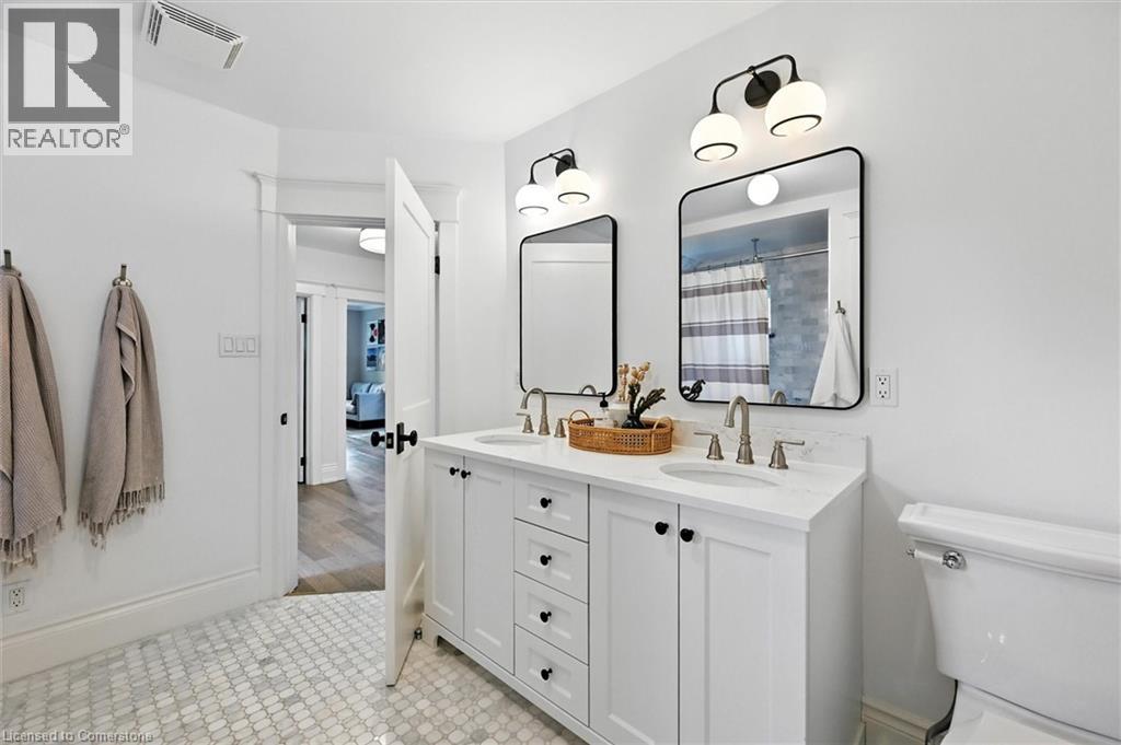 Photo 18 of 112 Chedoke Avenue, Hamilton ON