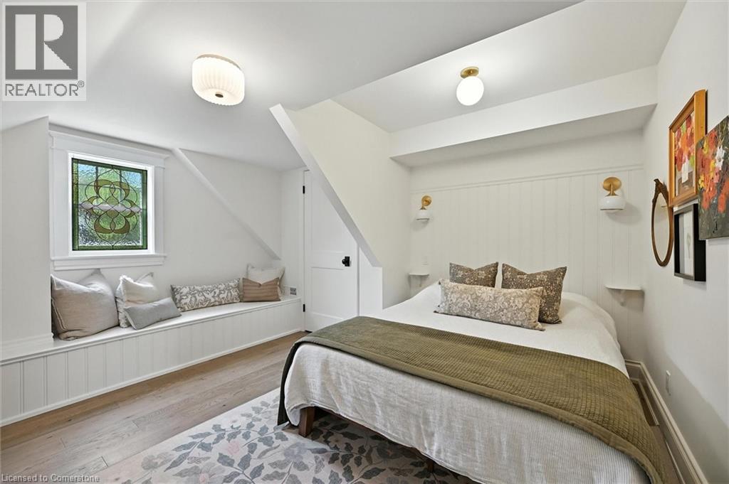 Photo 1 of 112 Chedoke Avenue, Hamilton ON