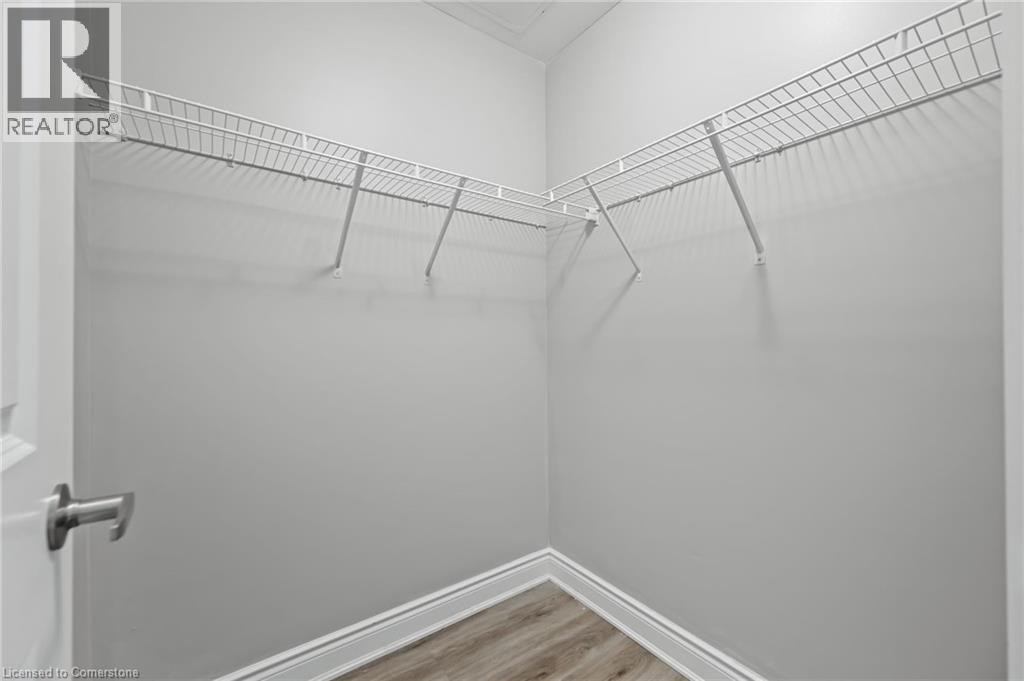 Photo 13 of 721 Franklin Boulevard Unit 302, Cambridge ON