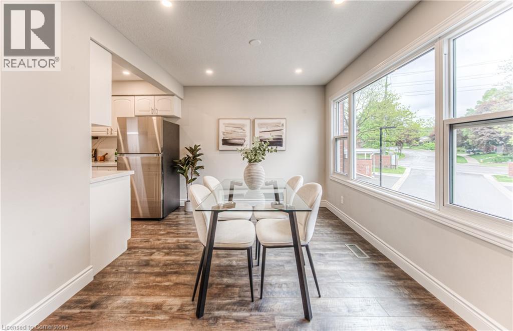 Photo 10 of 425 Keats Way Unit 4, Waterloo ON