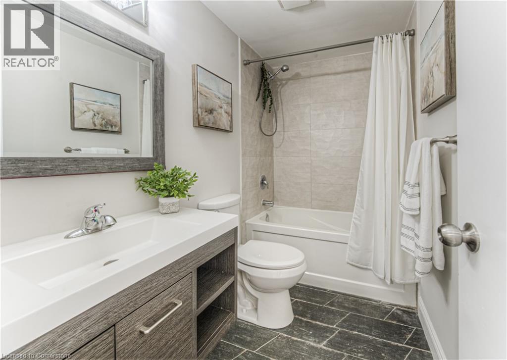 Photo 12 of 425 Keats Way Unit 4, Waterloo ON