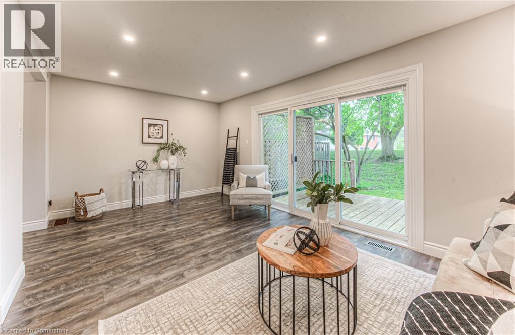 Photo 31 of 425 Keats Way Unit 4, Waterloo ON