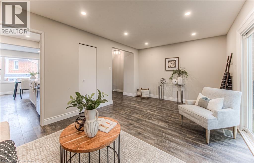 Photo 4 of 425 Keats Way Unit 4, Waterloo ON