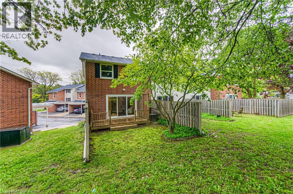 Photo 33 of 425 Keats Way Unit 4, Waterloo ON
