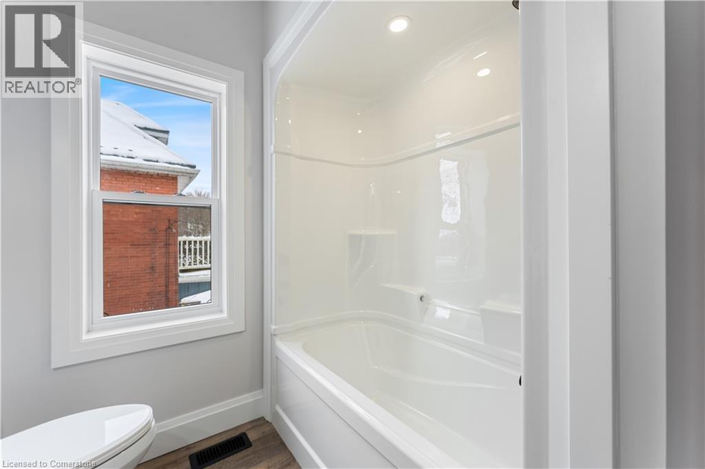 Photo 25 of 351 Fountain Street S, Cambridge ON