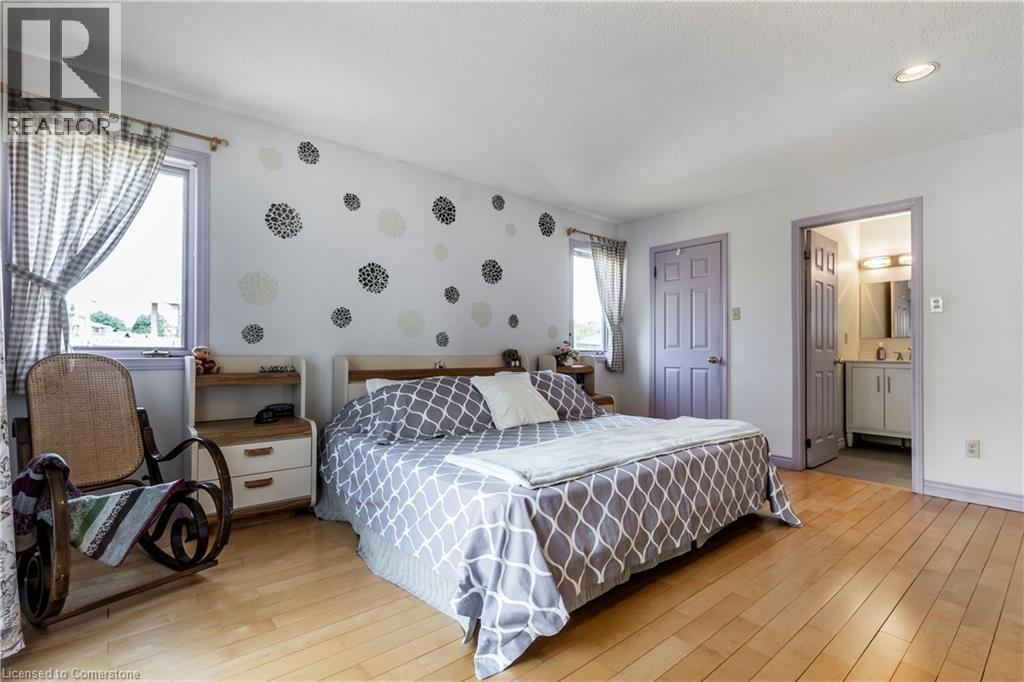 Photo 35 of 1241 Rose Street, Cambridge ON