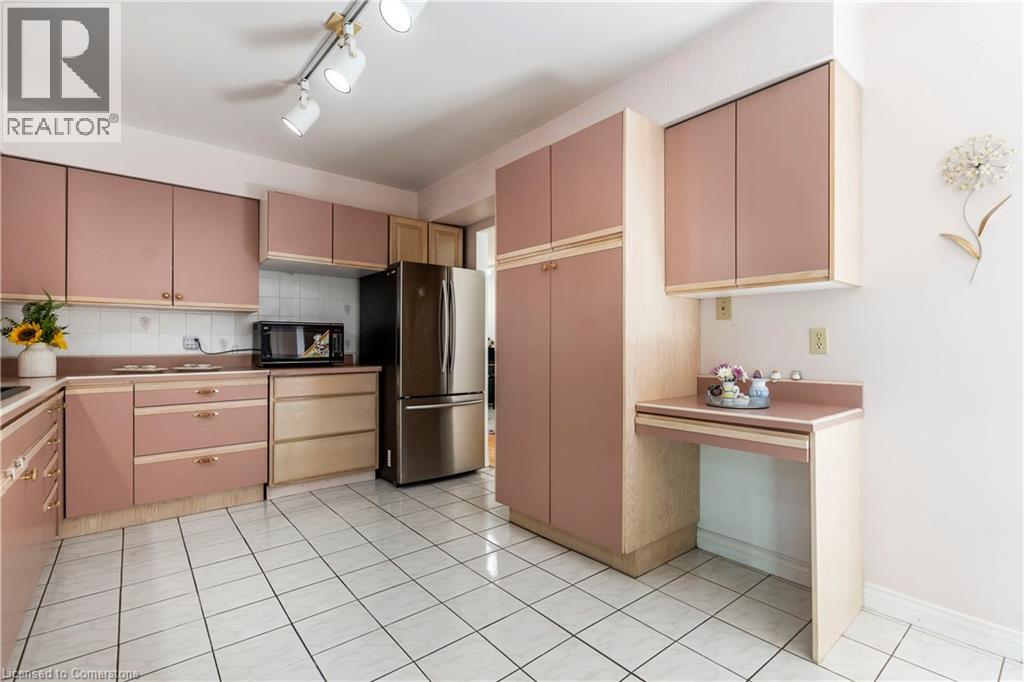 Photo 8 of 1241 Rose Street, Cambridge ON