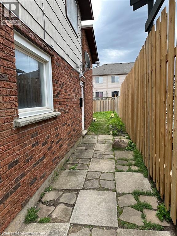 Photo 2 of 8 Roseneath Crescent Unit B, Kitchener ON
