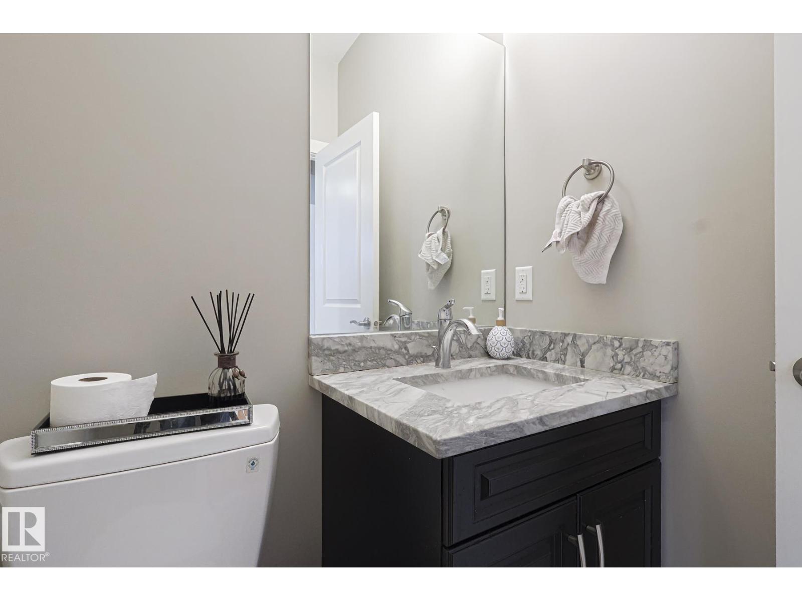 Photo 11 of 13518 162 A Av Nw, Edmonton AB