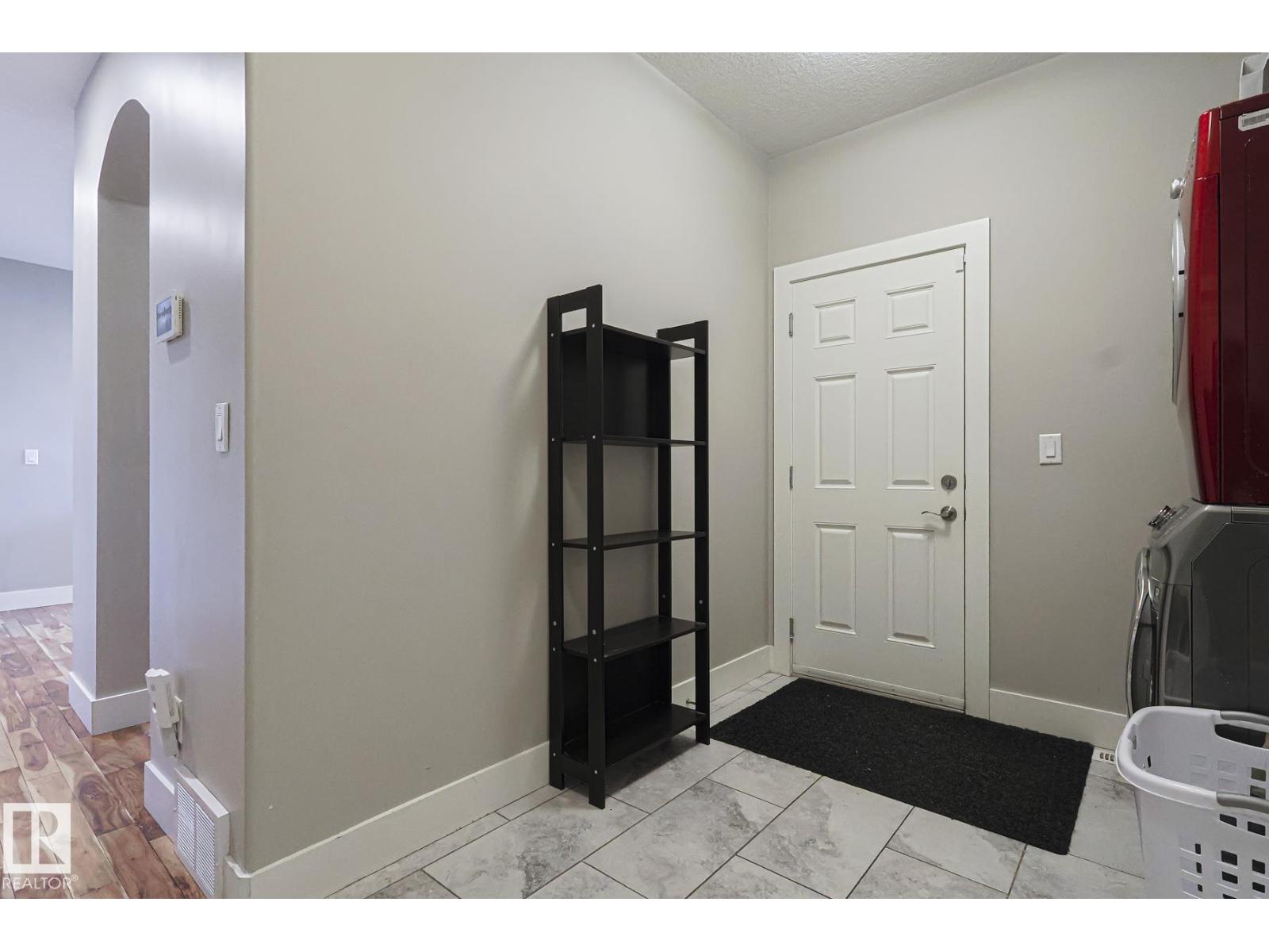 Photo 9 of 13518 162 A Av Nw, Edmonton AB