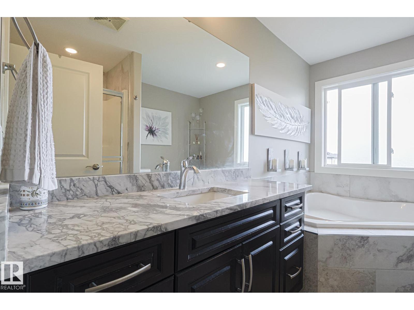 Photo 33 of 13518 162 A Av Nw, Edmonton AB