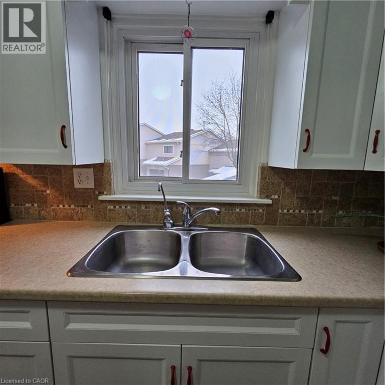Photo 11 of 51 Paulander Drive Unit 135, Kitchener ON