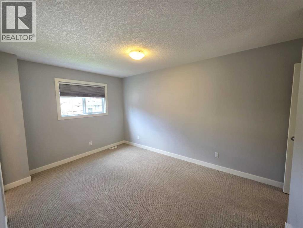 Photo 15 of 188 Pantego Lane Nw, Calgary AB