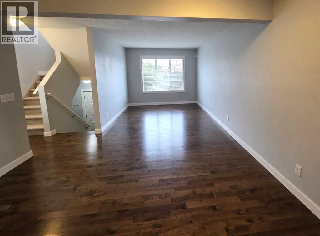 Photo 8 of 188 Pantego Lane Nw, Calgary AB