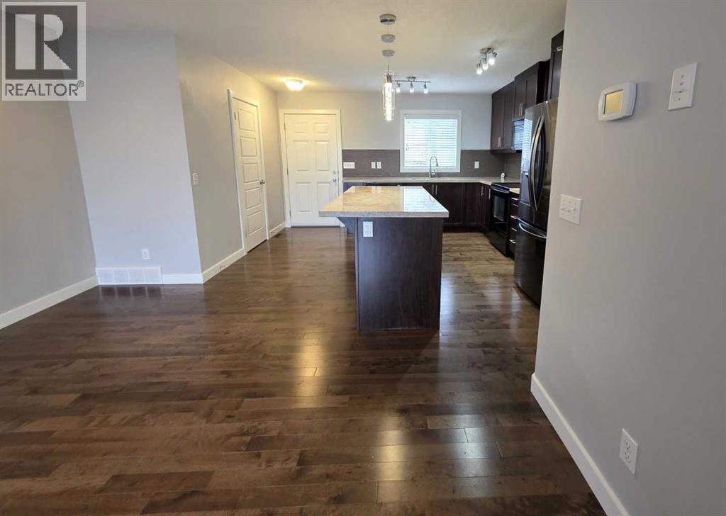 Photo 4 of 188 Pantego Lane Nw, Calgary AB