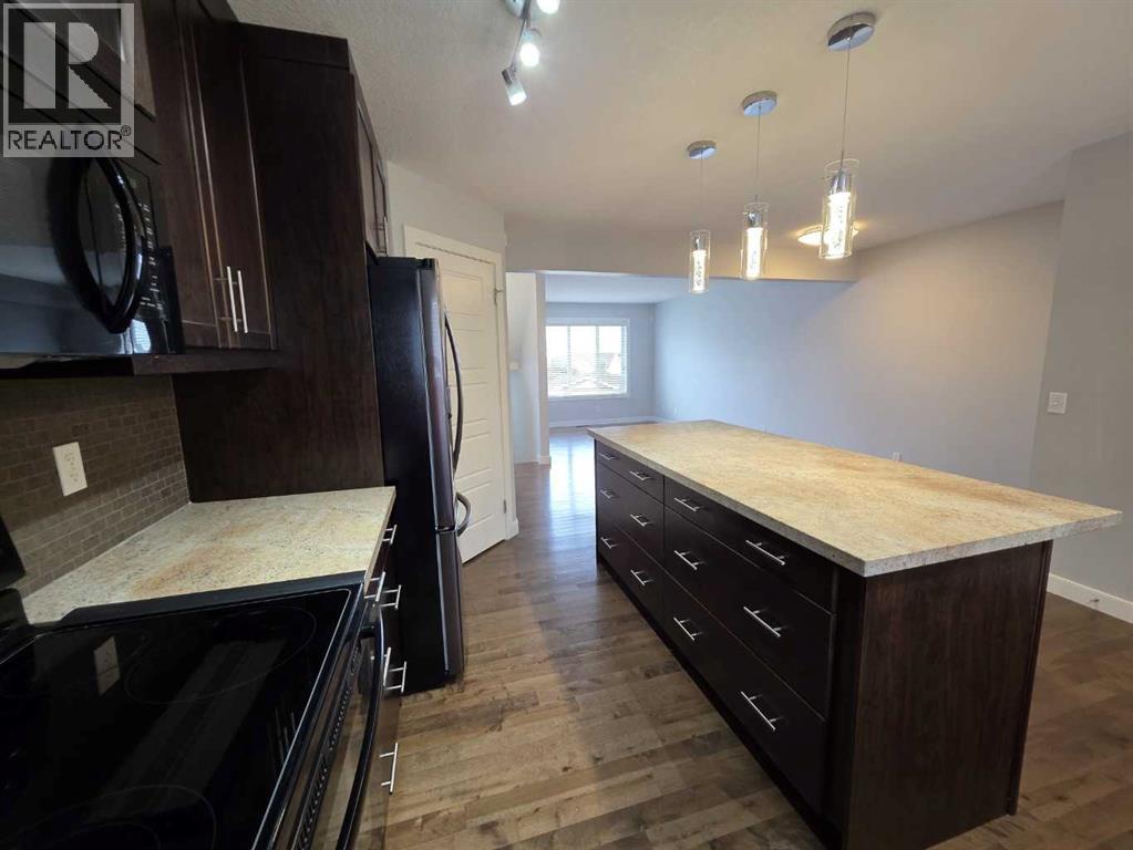 Photo 7 of 188 Pantego Lane Nw, Calgary AB