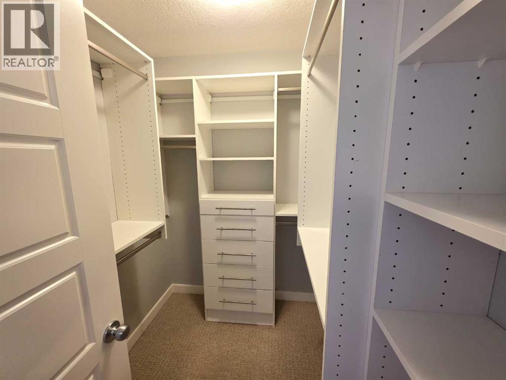 Photo 17 of 188 Pantego Lane Nw, Calgary AB